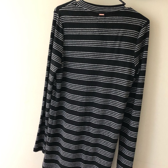 Volcom black and white striped sweater dress - Picture 5 of 7